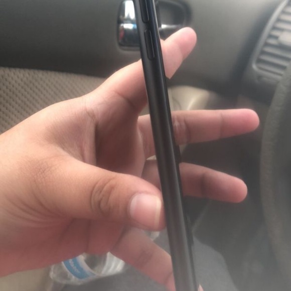 iPhone 8 Plus - Picture 3 of 5